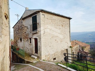 Trilocale in Vendita a Castelbottaccio, 39'000&euro;, 100 m²