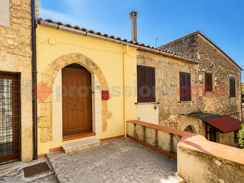Quadrilocale in Vendita a Alatri, 40'000&euro;, 80 m², arredato