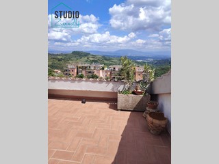 Quadrilocale in Vendita a Perugia, 212'000&euro;, 185 m²