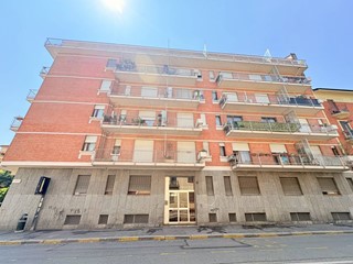 Quadrilocale in Vendita a Torino, 130'000&euro;, 91 m²
