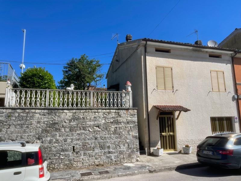 Quadrilocale in Vendita a Fabriano, 65'000&euro;, 60 m²