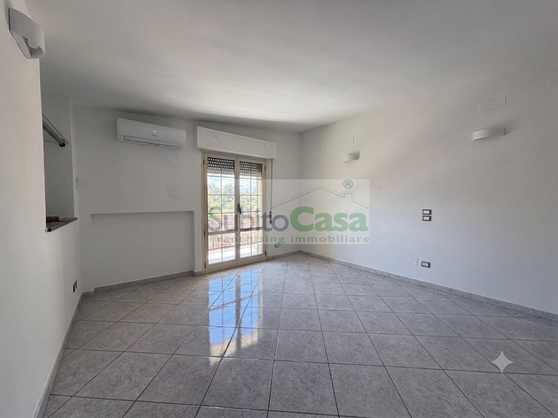 Appartamento in Affitto a Chieti, 270&euro;, 131 m²