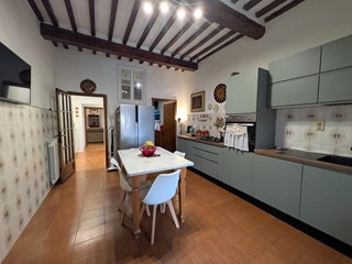 Appartamento in Vendita a Lucca, zona Ponte a Moriano, 145'000&euro;, 139 m², arredato
