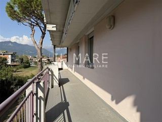 Appartamento in Vendita a Massa, zona Marina di Massa, 355'000&euro;, 110 m², arredato