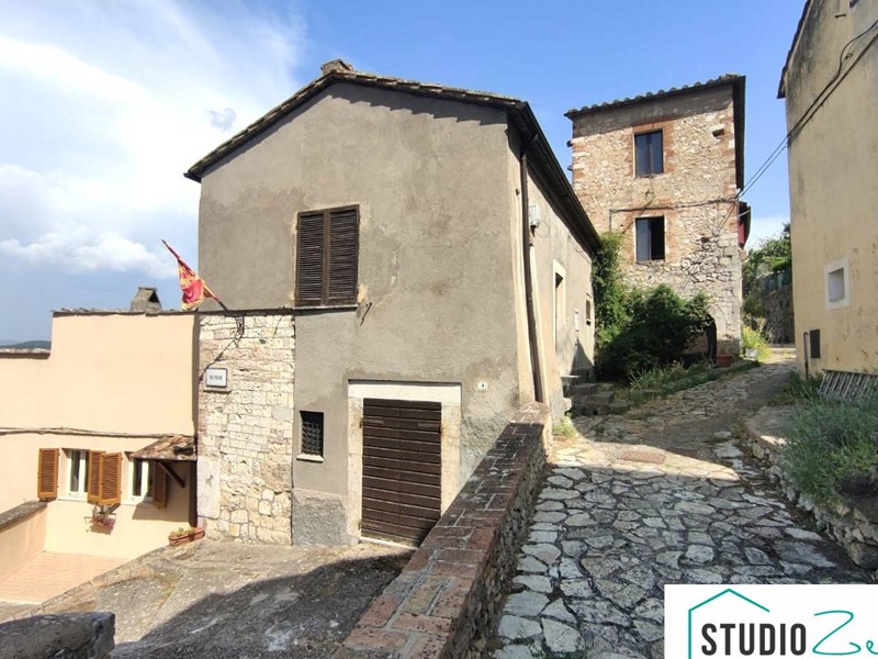 Trilocale in Vendita a Amelia, 52'000&euro;, 72 m²