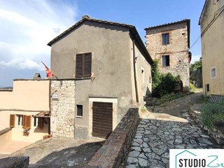Trilocale in Vendita a Amelia, 52'000&euro;, 72 m²