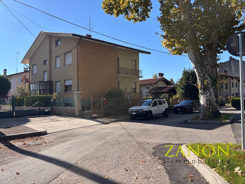 Appartamento in Vendita a Gorizia, 120'000&euro;, 140 m²