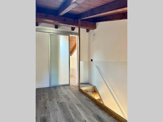 Bilocale in Vendita a Alta Valle Intelvi, 158'000&euro;, 94 m²