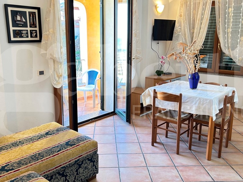 Trilocale in Vendita a Santa Teresa Gallura, 295'000&euro;, 68 m², arredato, con Box