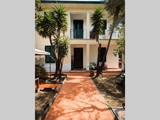 Appartamento in Affitto a Massa, zona Marina di Massa, 1'500&euro;, 110 m², arredato