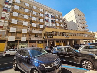 Appartamento in Vendita a Lecce, 385'000&euro;, 229 m², arredato, con Box