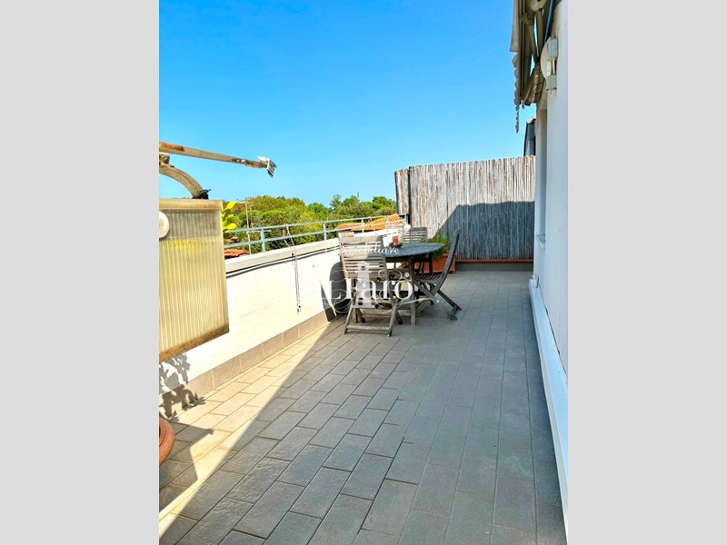 Bilocale in Vendita a Viareggio, zona Torre Del Lago Puccini, 185'000&euro;, 65 m², arredato