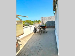 Bilocale in Vendita a Viareggio, zona Torre Del Lago Puccini, 185'000&euro;, 65 m², arredato