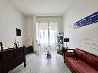 Appartamento in Vendita a Viareggio, 750'000&euro;, 155 m², arredato, con Box