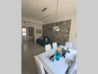 Appartamento in Vendita a Viareggio, 295'000&euro;, 89 m²