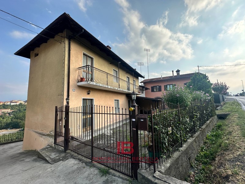 Appartamento in Vendita a Cuneo, 90'000&euro;, 139 m²