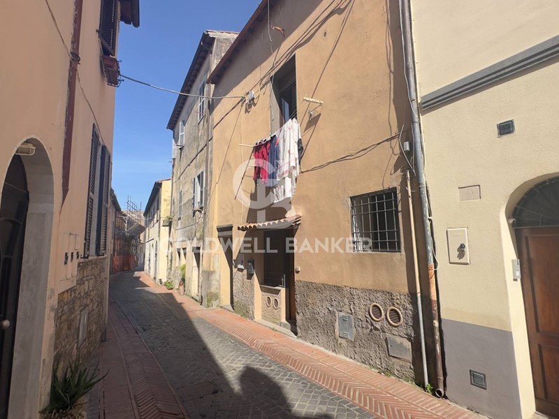 Trilocale in Vendita a Tarquinia, 135'000&euro;, 100 m²