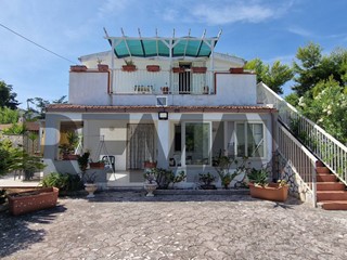 Appartamento in Vendita a Vieste, 429'000&euro;, 121 m²