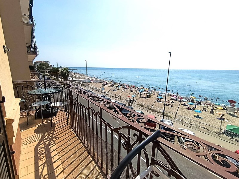 Appartamento in Vendita a Savona, 550'000&euro;, 160 m²