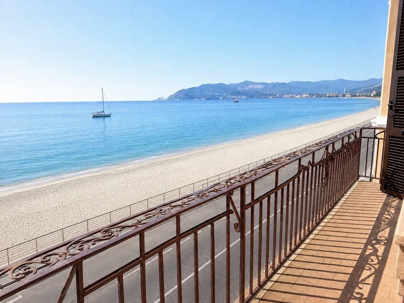 Appartamento in Vendita a Savona, 550'000&euro;, 160 m²