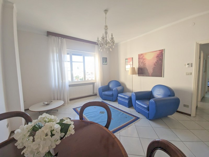Bilocale in Vendita a Sanremo, 195'000&euro;, 79 m², con Box