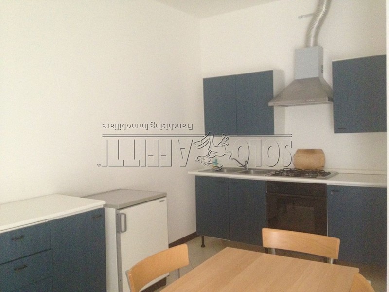 Monolocale in Affitto a Trieste, zona Ospedale Maggiore, 600&euro;, 50 m², arredato