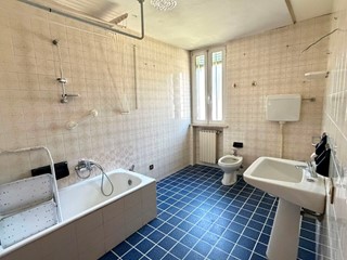Appartamento in Vendita a Rovigo, 129'000&euro;, 120 m², con Box