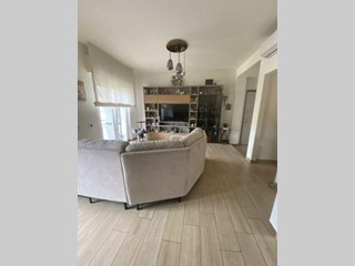 Appartamento in Vendita a Arcola, zona Romito Magra, 175'000&euro;, 82 m², arredato