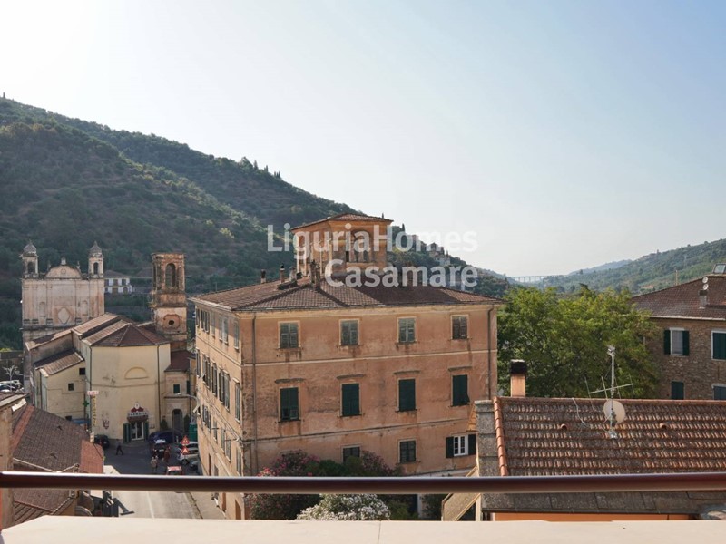 Appartamento in Vendita a Dolcedo, 220'000&euro;, 86 m²