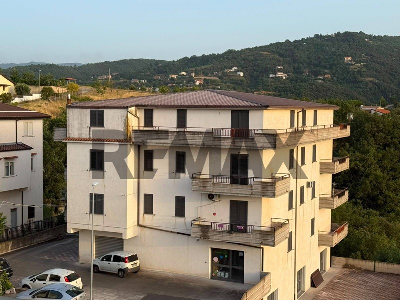 Appartamento in Vendita a San Giorgio Albanese, 55'000&euro;, 150 m²