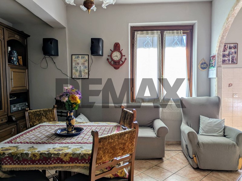 Trilocale in Vendita a Artogne, 95'000&euro;, 95 m²