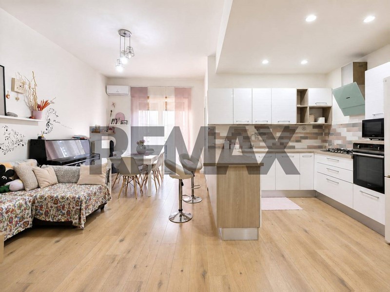 Appartamento in Vendita a Cosenza, 120'000&euro;, 120 m²