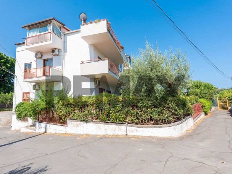 Quadrilocale in Vendita a Sant'Agata li Battiati, 255'000&euro;, 104 m²