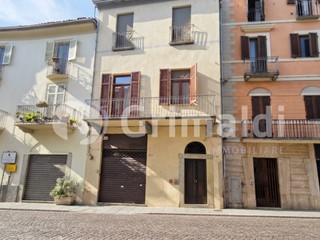 Trilocale in Vendita a Vercelli, 67'000&euro;, 86 m²