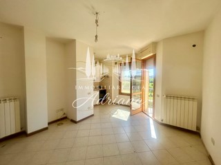 Bilocale in Vendita a Siena, zona Taverne D'arbia, 115'000&euro;, 52 m²