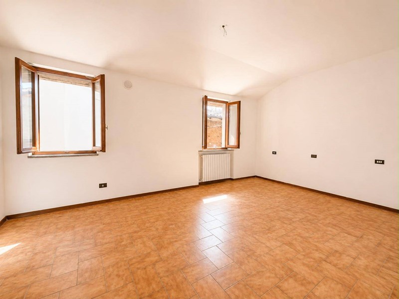 Trilocale in Vendita a Borgo San Giacomo, 73'000&euro;, 83 m²