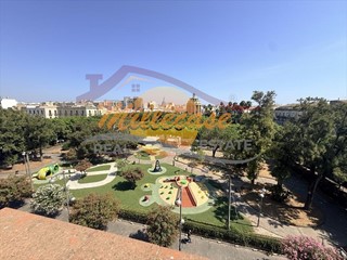 Appartamento in Vendita a Siracusa, zona Ortigia, 228'000&euro;, 178 m²