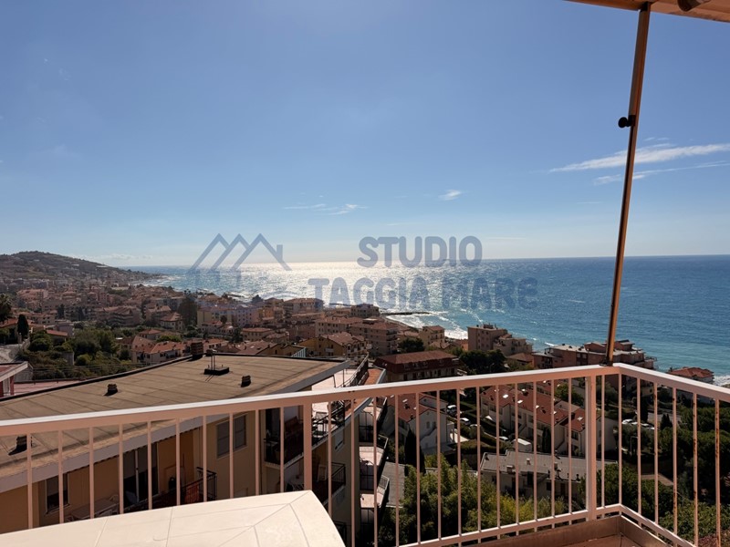 Bilocale in Vendita a Riva Ligure, 199'000&euro;, 50 m²