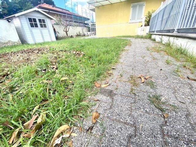 Quadrilocale in Vendita a Carrara, zona Marina di Carrara, 240'000&euro;, 90 m², arredato