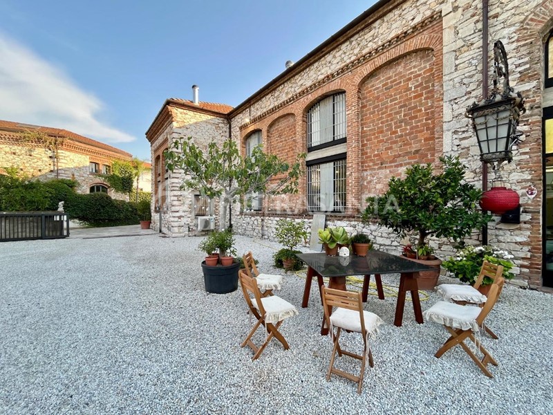 Loft in Vendita a Pietrasanta, 4'200'000&euro;, 749 m², arredato