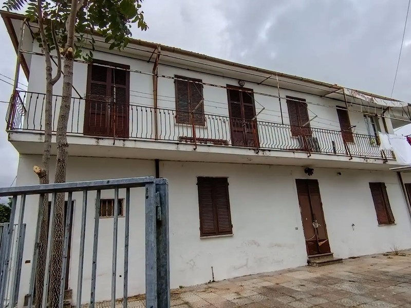 Appartamento in Vendita a Massa, zona Ricortola, 269'000&euro;, 290 m²