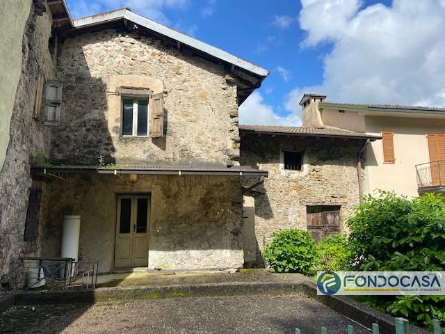 Trilocale in Vendita a Zogno, 14'000&euro;, 72 m²