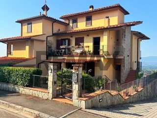 Appartamento in Vendita a Reggello, 255'000&euro;, 120 m²
