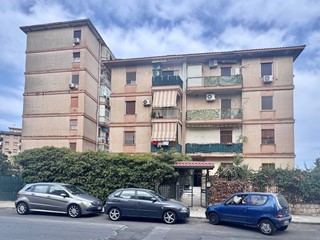 Trilocale in Vendita a Palermo, 95'000&euro;, 85 m²