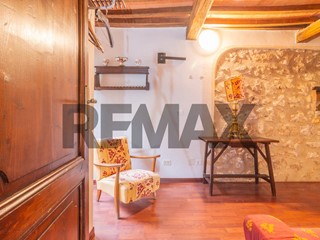 Trilocale in Vendita a Semproniano, 89'000&euro;, 138 m²
