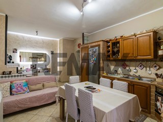 Quadrilocale in Vendita a Gravina di Catania, 135'000&euro;, 110 m²