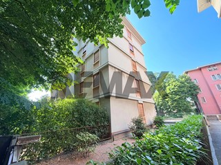Appartamento in Affitto a Parma, 1'400&euro;, 140 m²