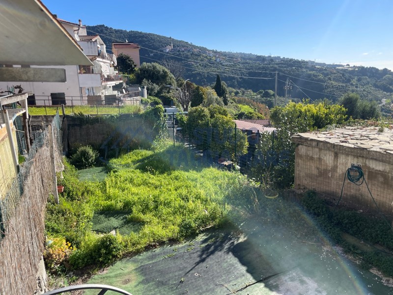Trilocale in Vendita a Pompeiana, 135'000&euro;, 60 m²