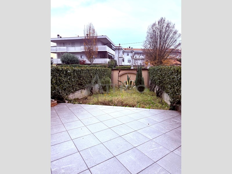 Appartamento in Vendita a Rovigo, zona Centro cittÃ, 249'000&euro;, 120 m², arredato, con Box
