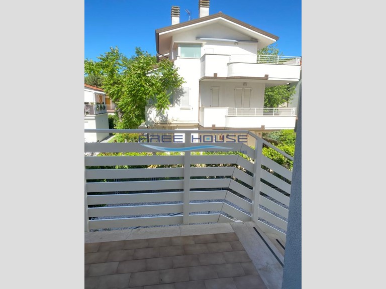 Quadrilocale in Affitto a Cervia, zona Milano Marittima, 950&euro;, 75 m², arredato